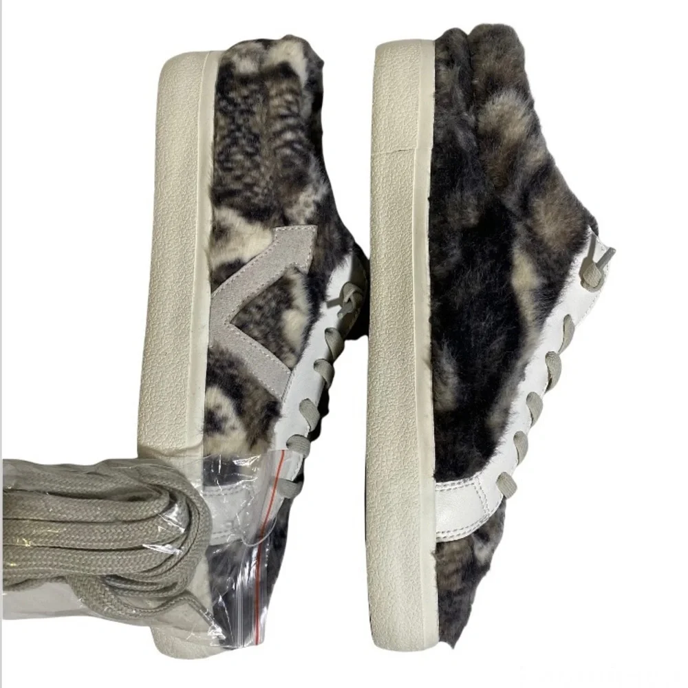 Vintage Havana Faux Fur Sneakers Slip On Sneakers Pewter Snake Women’s Size 8.5